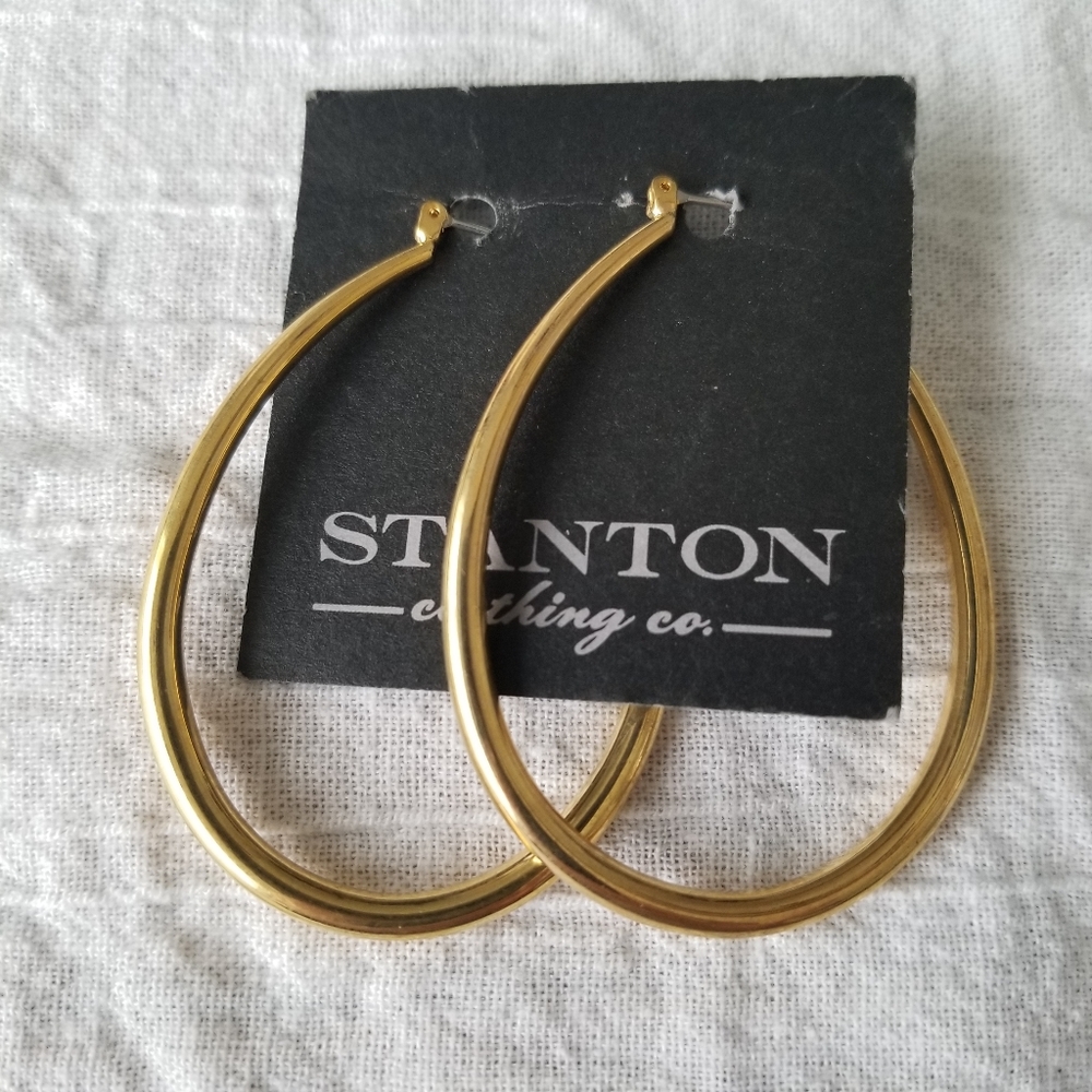 💥 Gold toned Hoop Earrings